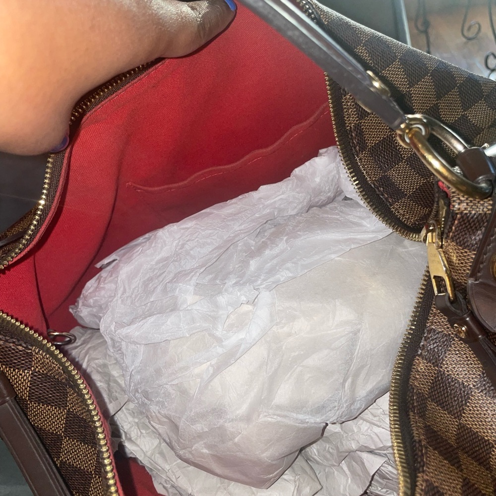 Louis Vuitton Purse - Picture 3 of 6